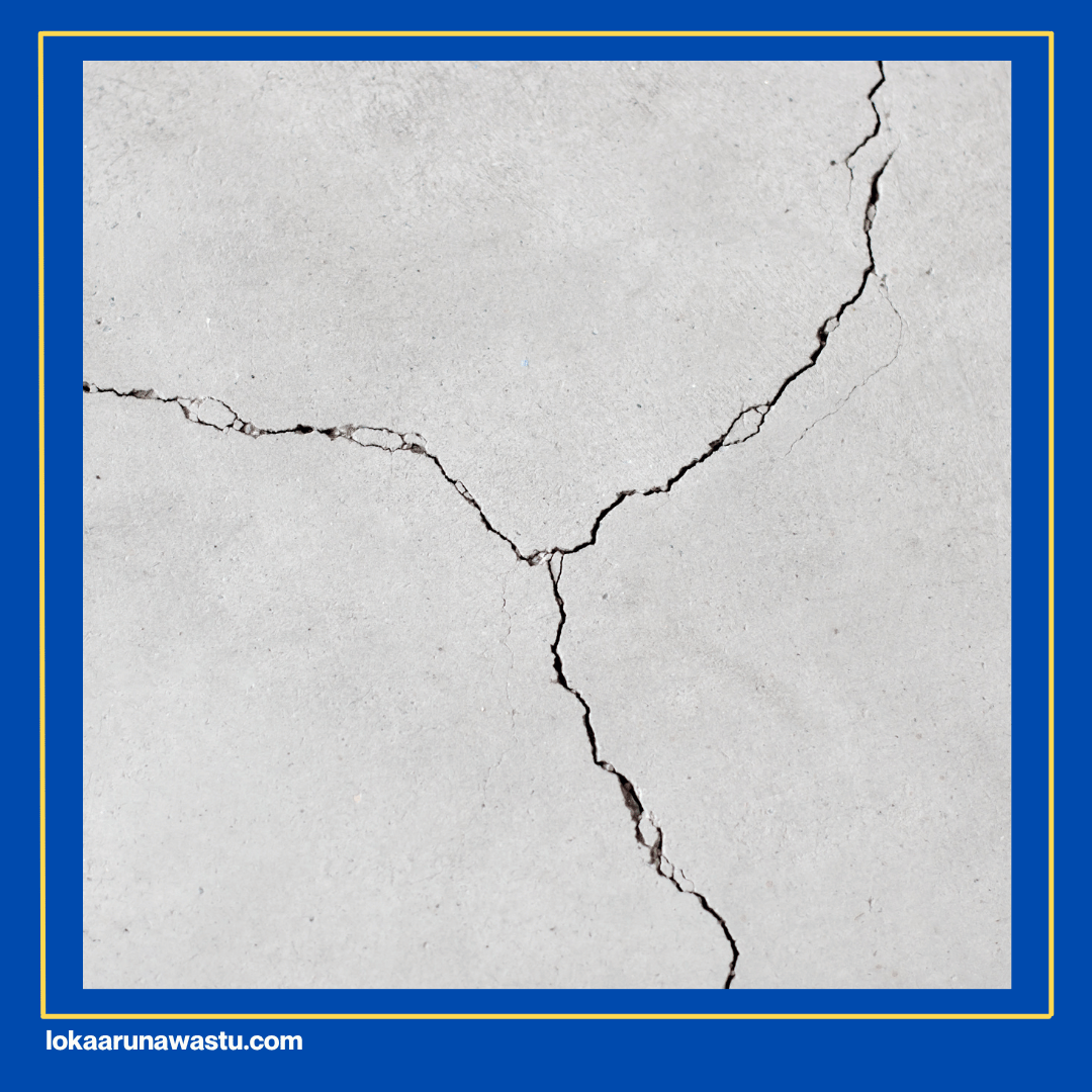 Tidak Memperbaiki Retakan dan Lubang